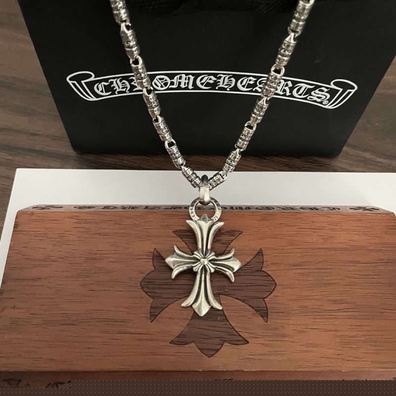 Ch**me He**ts necklaces